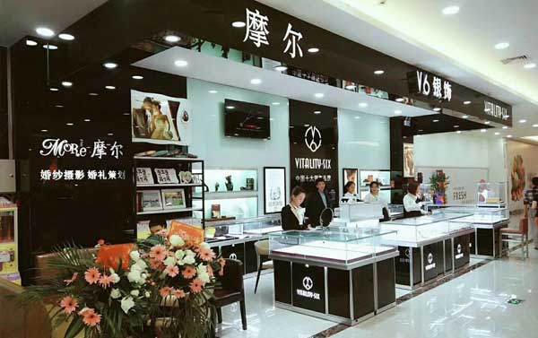 玻璃珠寶展示柜有哪些特點(diǎn)優(yōu)勢？